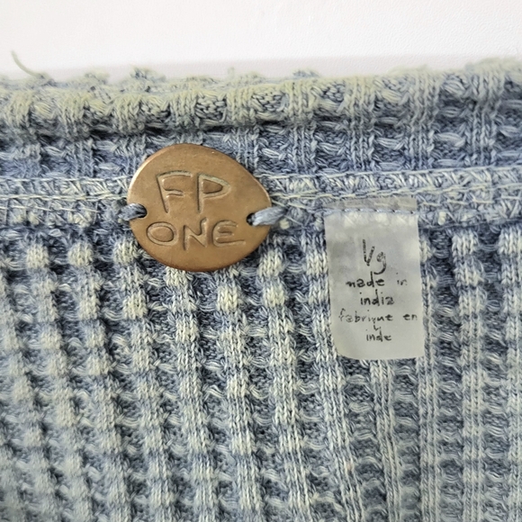 Free People Colt Long Sleeve Waffle Knit Henley In Blue Top Large - Picture 3 of 6